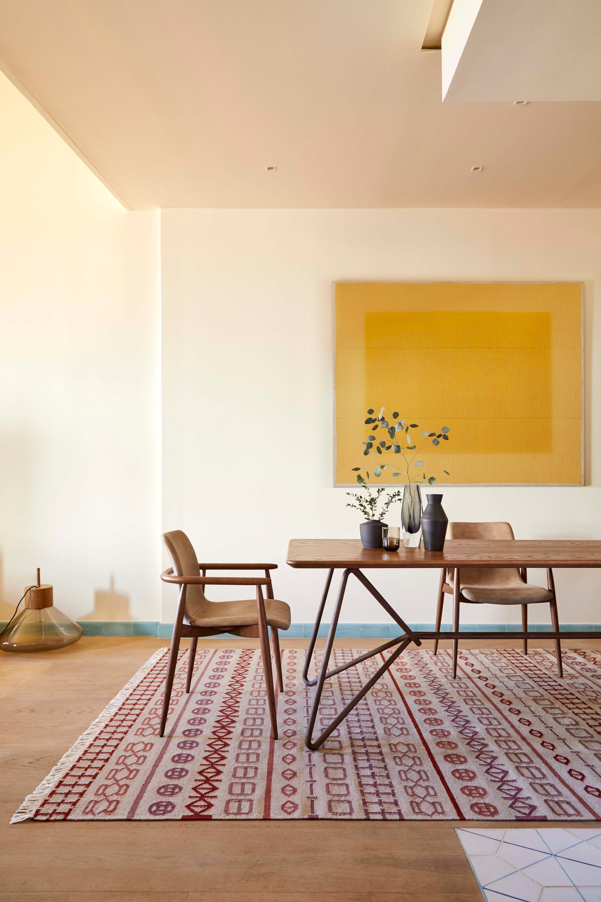 GAN Naidu in an interior