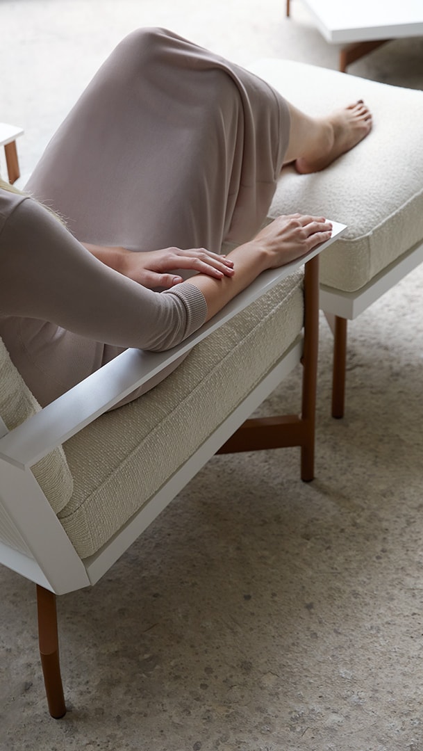 GANDIABLASCO Onde club armchair pouf, in a setting